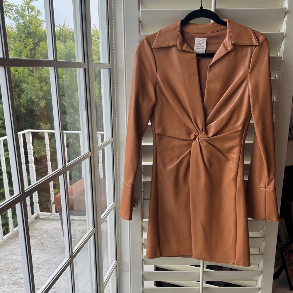 Cinq à Sept Tan Women's Blazer